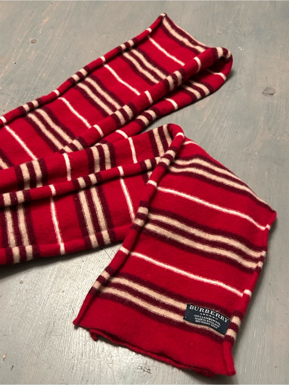 Stunning condition Burberry Lambswool scarf